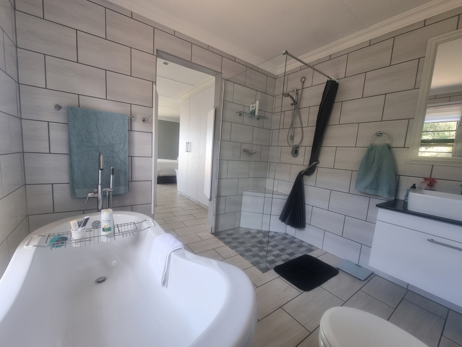 3 Bedroom Property for Sale in Dana Bay Western Cape
